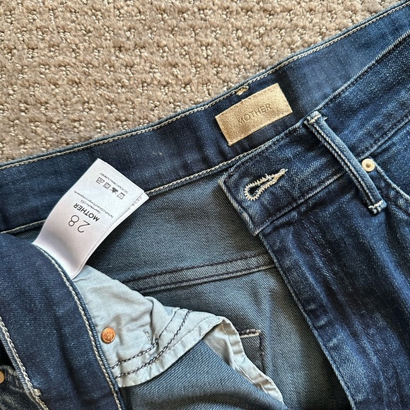 MOTHER Swooner Ankle Slice Jeans - Picture 5 of 9
